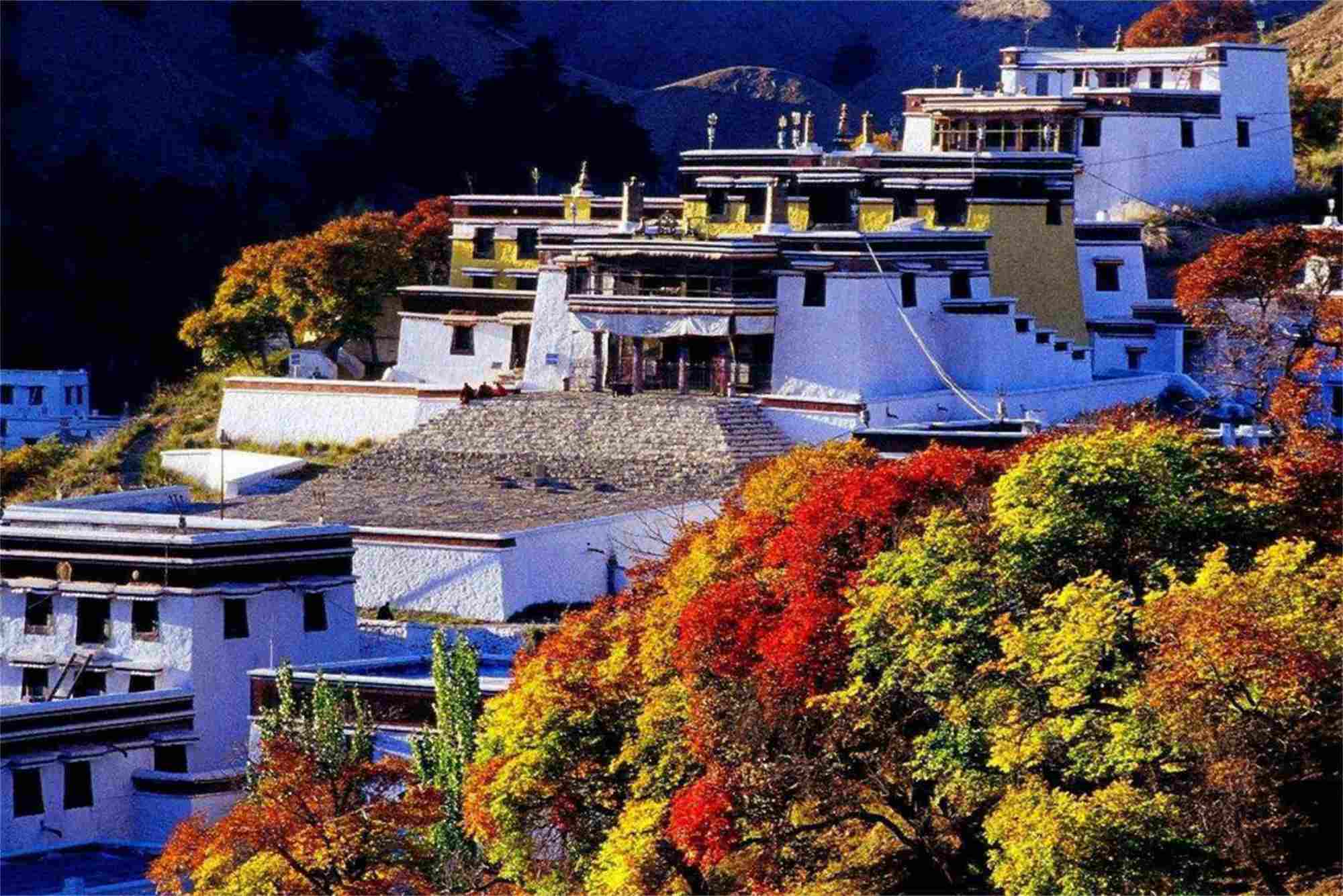 Wudangzhao Monastery Travel