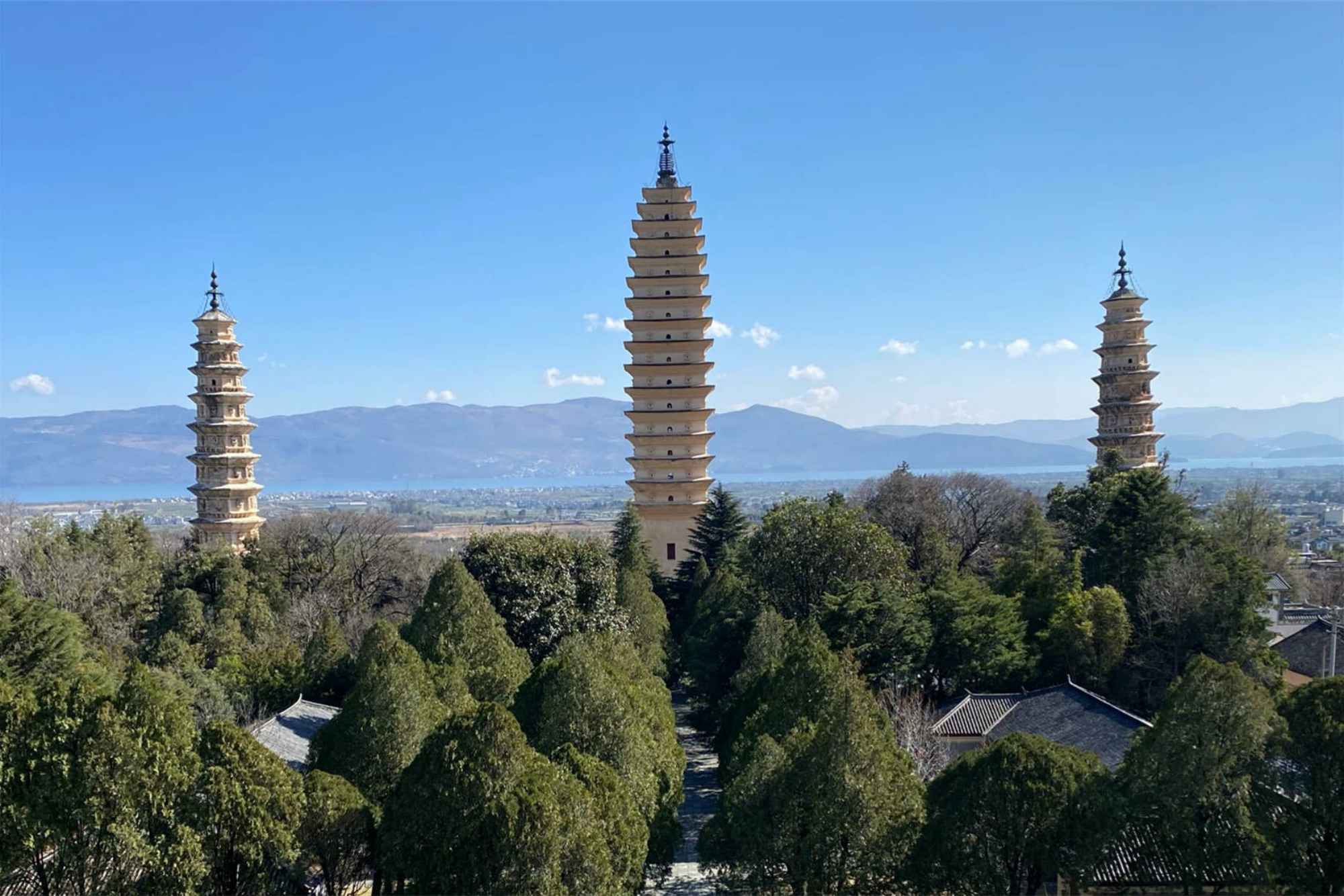 Three Pagodas Tour