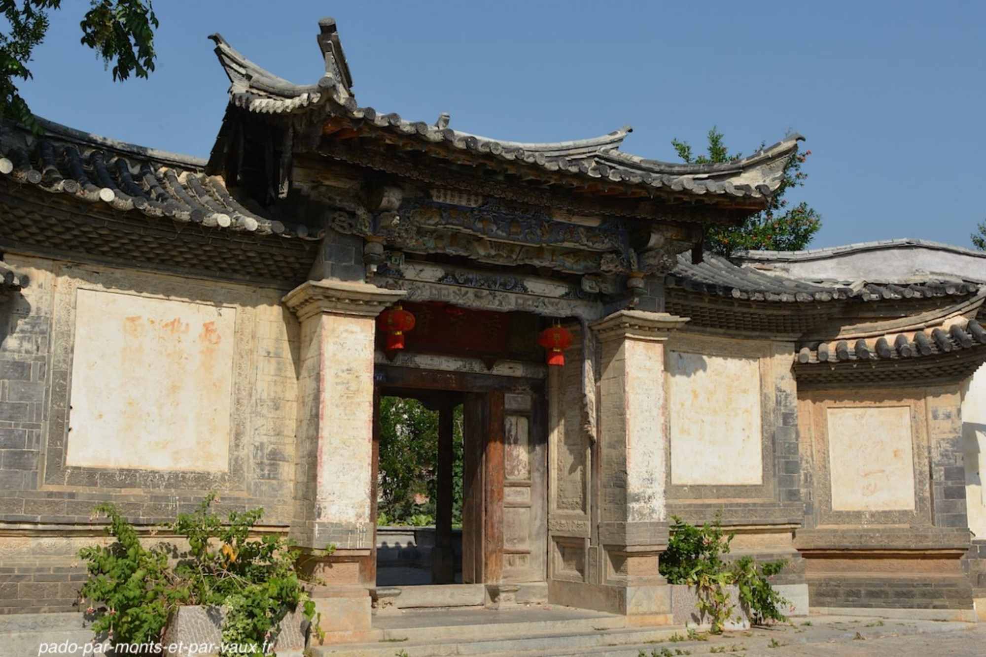 Jianshui Old Town Tour