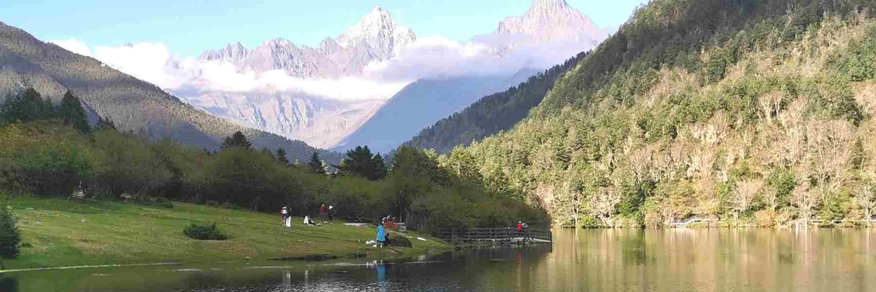 Ruoergai Flower Lake and Tangke