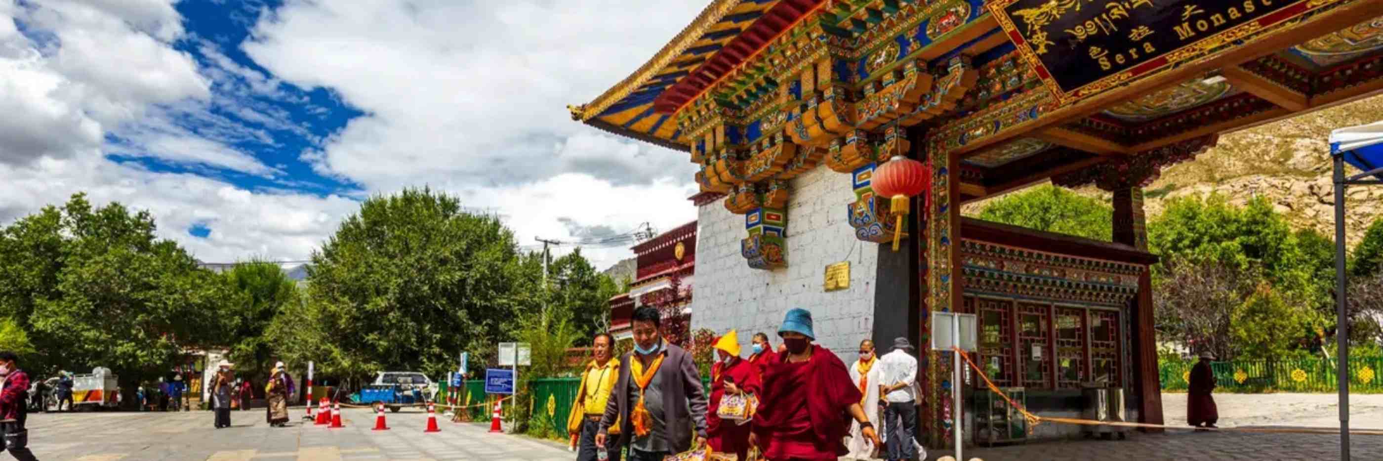 Sera Monastery Tour