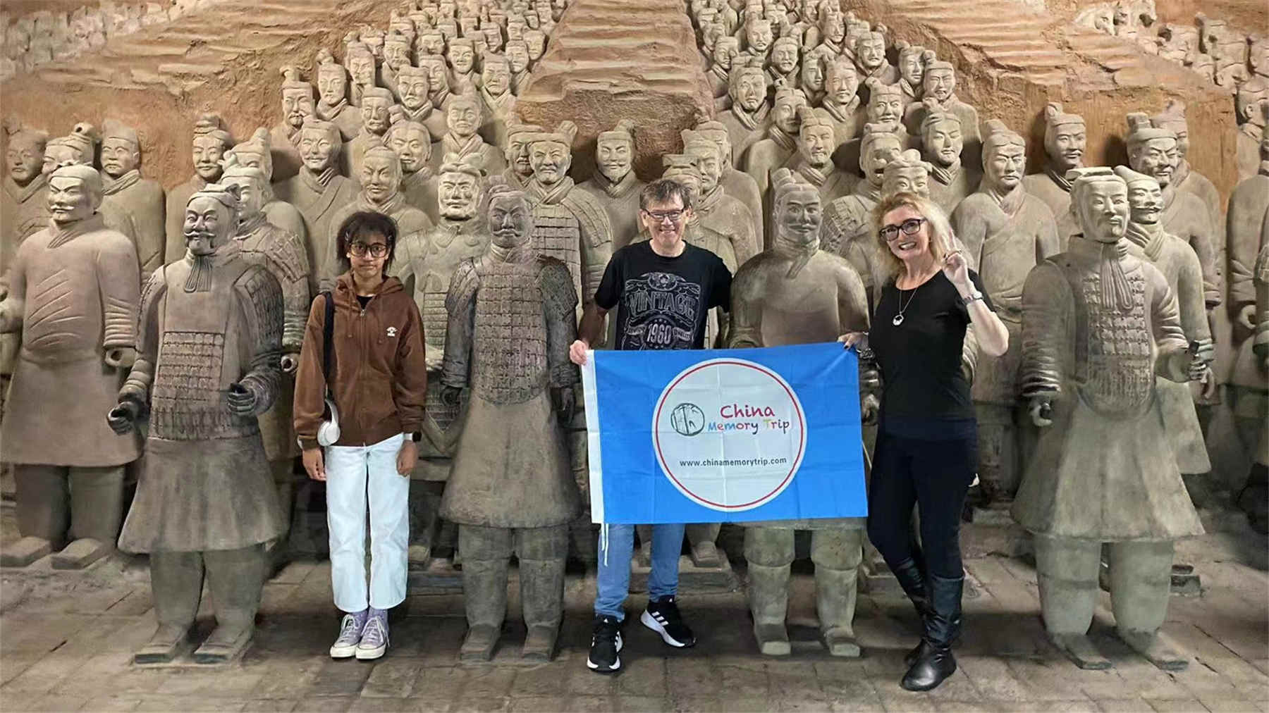 xian tour guide private travel laocal tavel agency Terracotta Army