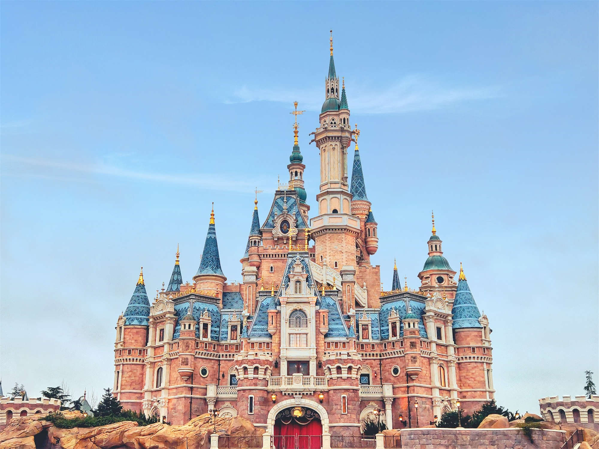 Shanghai Disney Resort(上海迪士尼乐园) Shanghai tour travel guide private travel local tavel agency