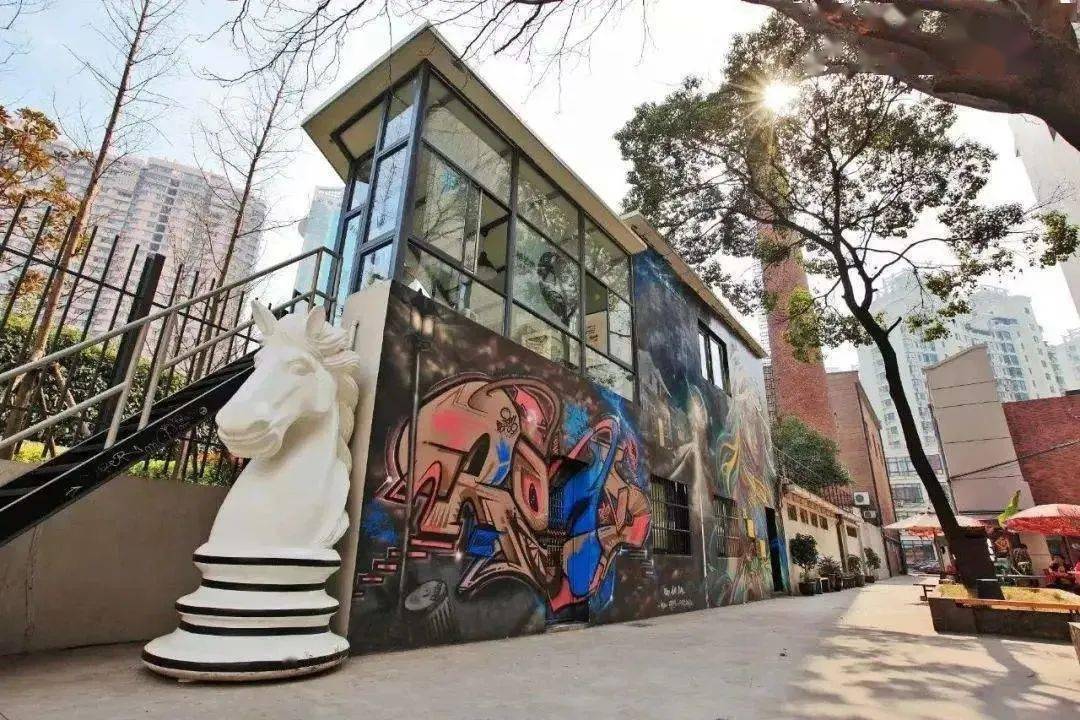 M50 Creative Park (上海M50创意园) Shanghai tour travel guide private travel local tavel agency