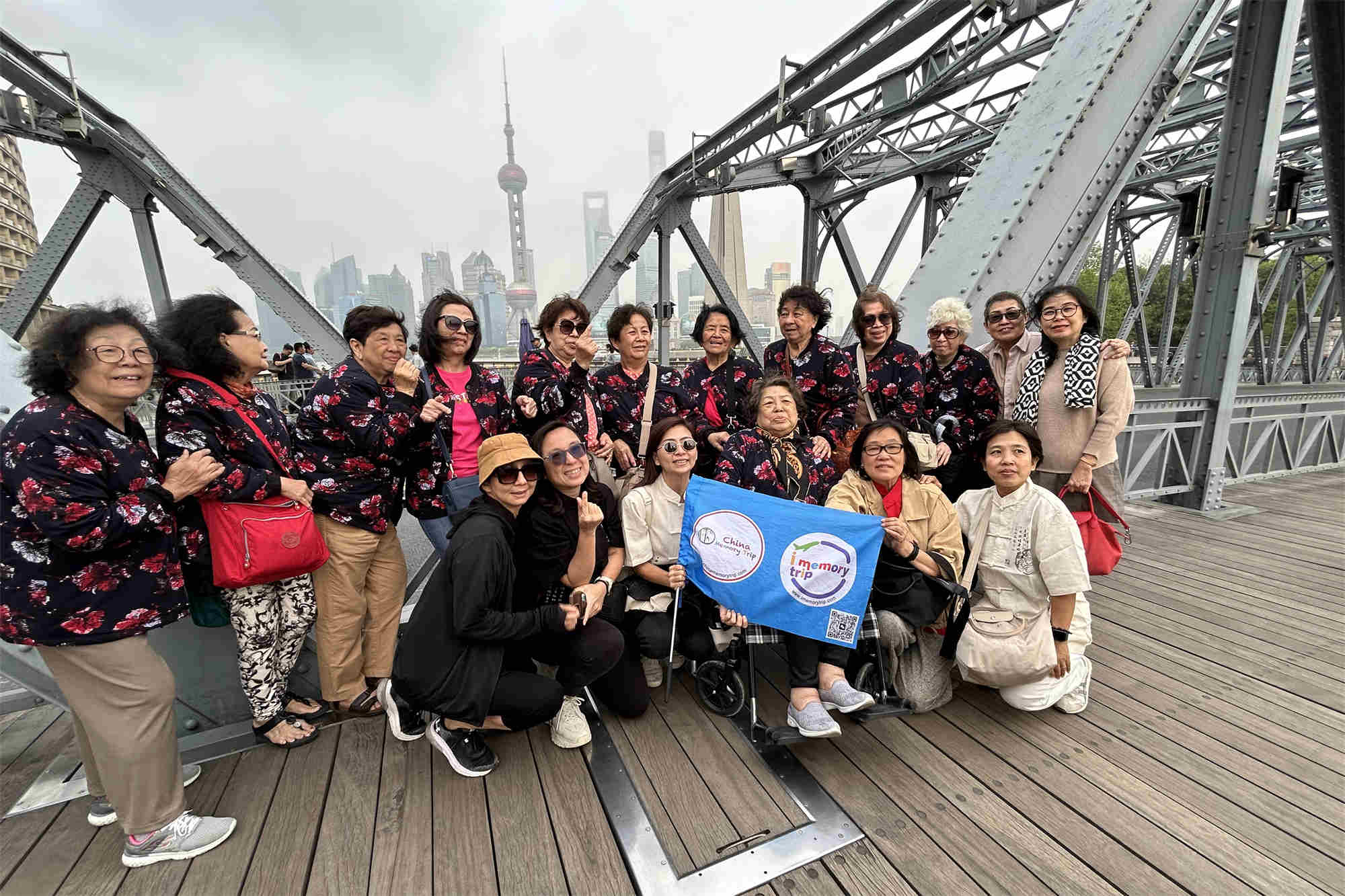 Shanghai tour guide private travel local tavel agency tour guide